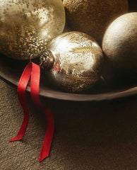 SHINY GLASS CHRISTMAS BAUBLE DECORATION