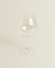 RAISED CRYSTALLINE WINE GLASS