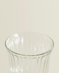 RAISED DESIGN WINE GLASS