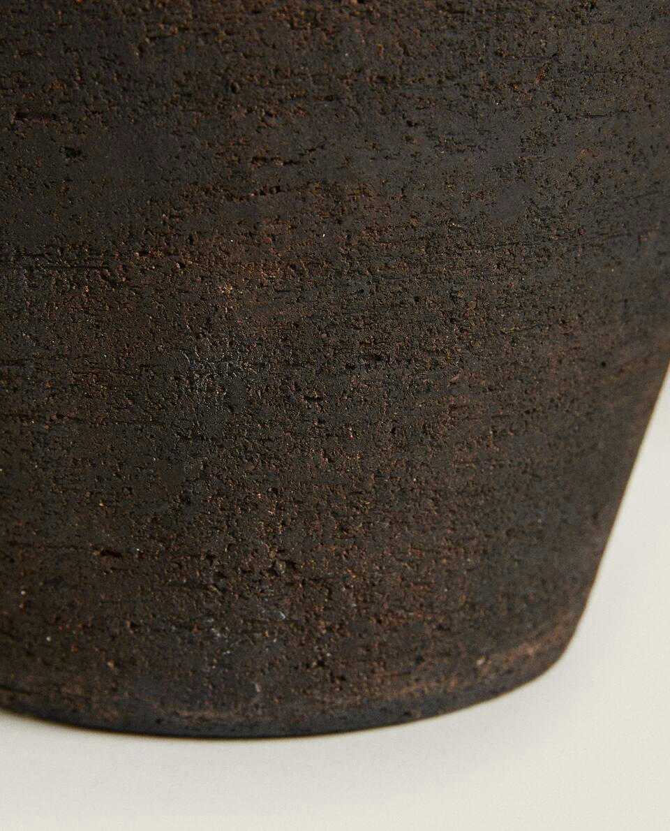 BLACK TERRACOTTA VASE