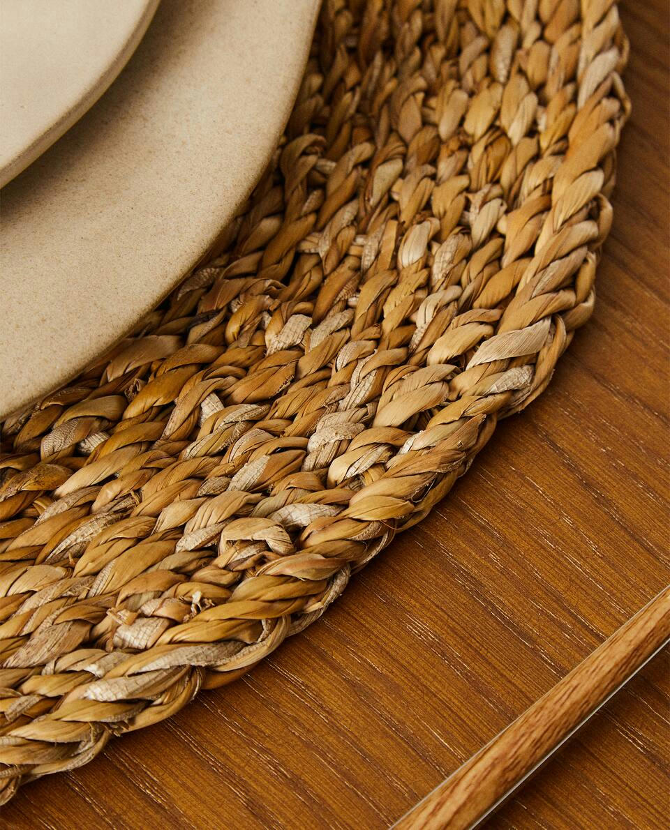 WOVEN FIBRE PLACEMAT
