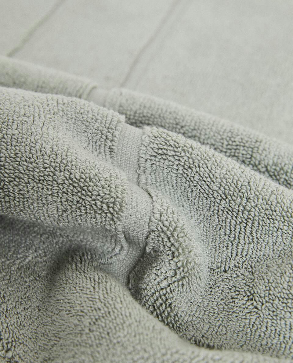 COTTON BATH MAT