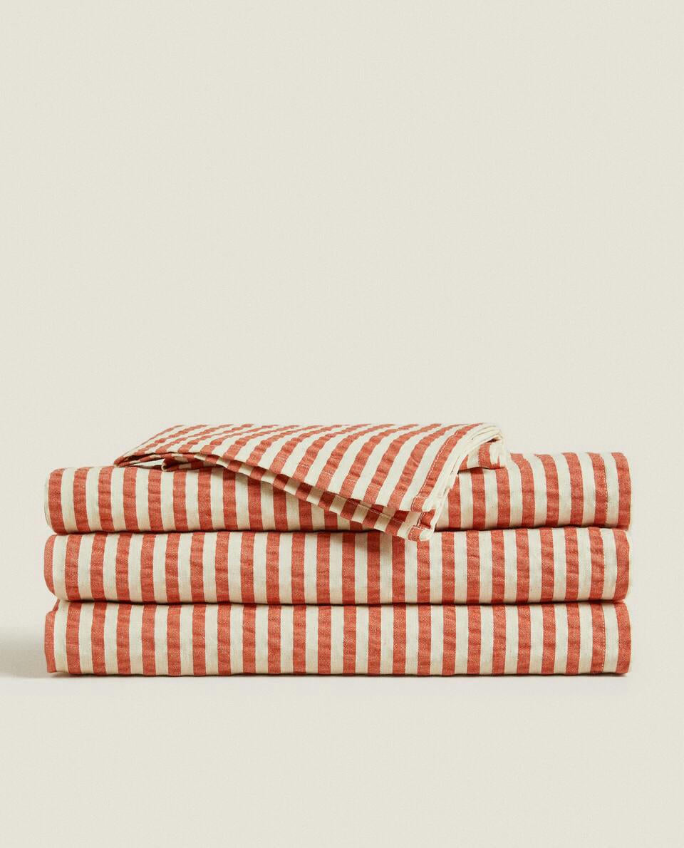 STRIPED TABLECLOTH