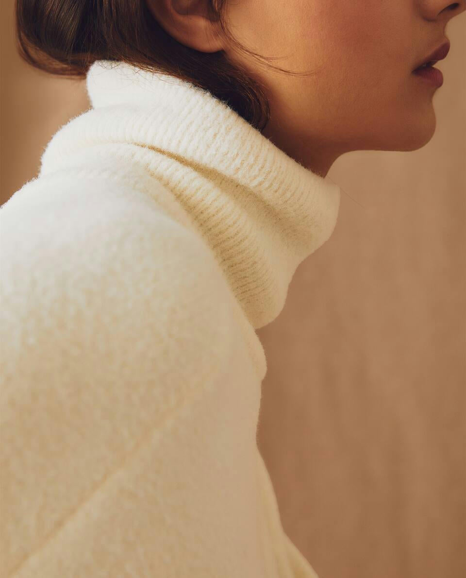 KNIT SWEATER