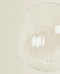 RAISED CRYSTALLINE WINE GLASS
