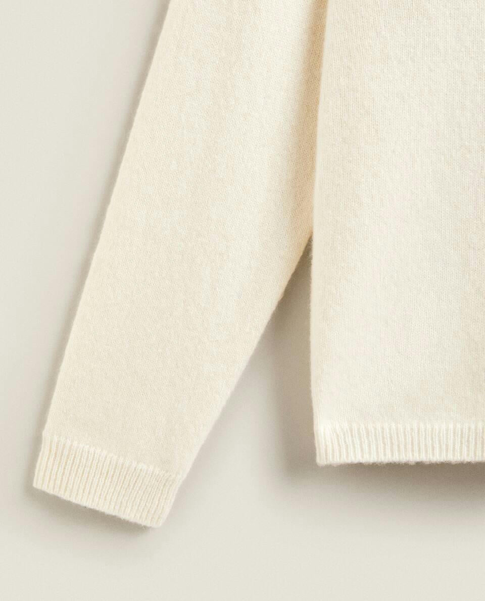 CASHMERE SWEATER