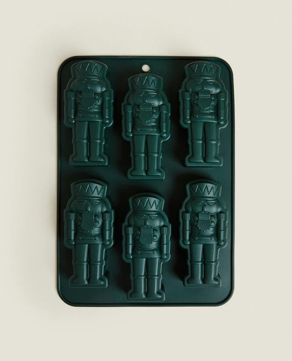 CHRISTMAS NUTCRACKER SILICONE BAKING MOULD