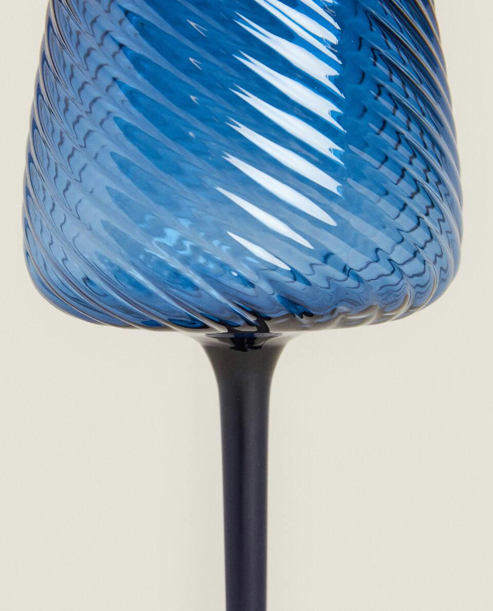 STRIPED GLASS